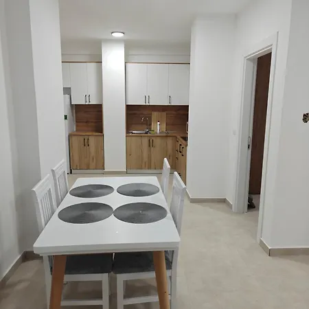 Ds Appartement Golem (Tirana)